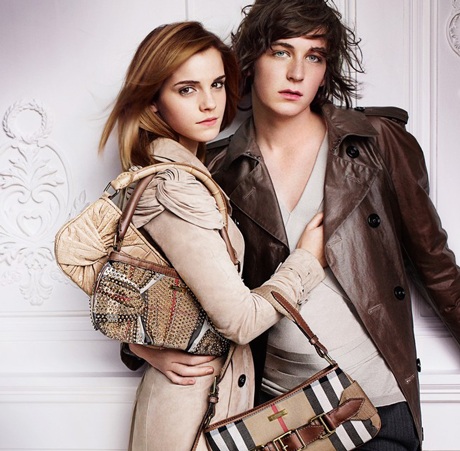 “Phù thủy” Emma Watson tiếp tục quảng cáo cho Burberry - 14