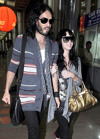Katy Perry và Russell Brand đã đính hôn - 3 Katy Perry và Russell Brand đã đính hôn - 3