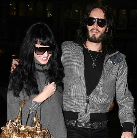 Katy Perry và Russell Brand đã đính hôn - 4 Katy Perry và Russell Brand đã đính hôn - 4