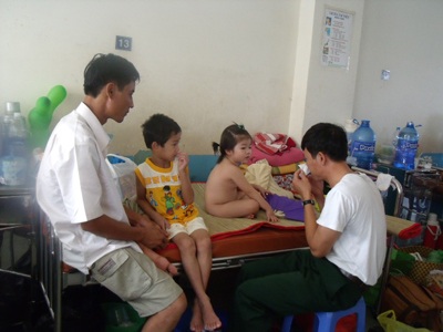 Bệnh viện nhi đồng 1, 2 đang quá tải - 2 Bệnh viện nhi đồng 1, 2 đang quá tải - 2