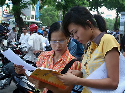 38 trường ĐH, CĐ sẽ bị phạt tiền và khấu trừ chỉ tiêu 2010 - 1