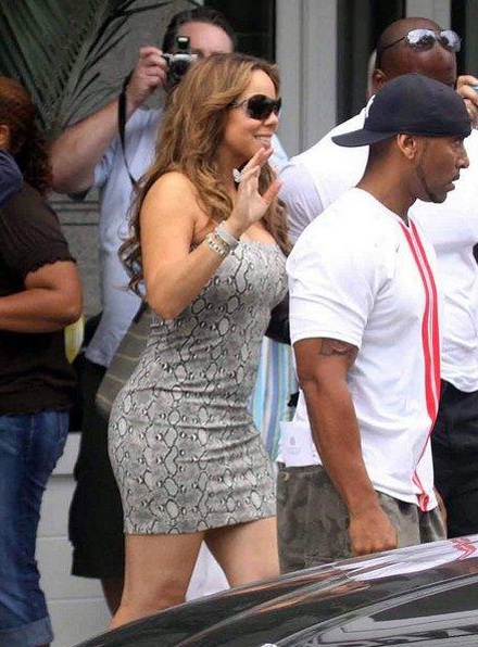 Mariah Carey “nghiện” váy bó sát - 11 Mariah Carey “nghiện” váy bó sát - 11