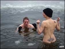 Cuộc sống ở những nơi giá lạnh nhất thế giới - 4