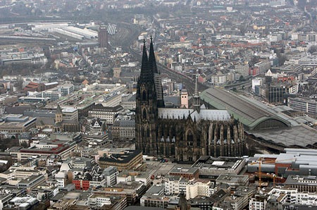 Từ Dubai nhìn lại những cựu “đỉnh cao” thế giới (1) - 4