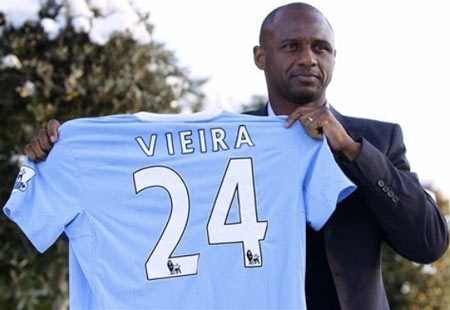 Vieira chính thức về Man City với mức lương gây “sốc” - 1 Vieira chính thức về Man City với mức lương gây “sốc” - 1