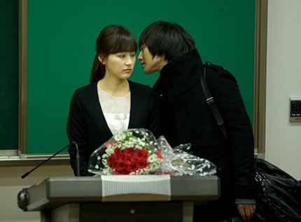 Kim Bum “khoái” làm “phi công trẻ” - 2