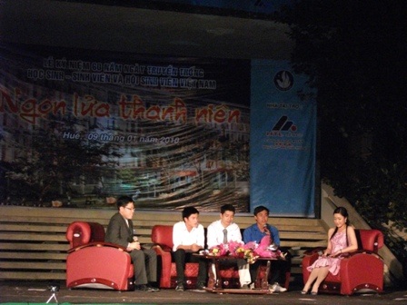 Sinh viên trường Y “Sống là hãy cứ cho...”  - 1