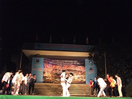 Sinh viên trường Y “Sống là hãy cứ cho...”  - 2