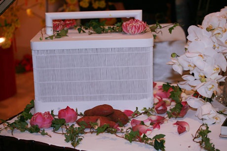 Nghệ sĩ thích thú với tiệc cưới toàn “khoai” của Thúy Nga - 3 Nghệ sĩ thích thú với tiệc cưới toàn “khoai” của Thúy Nga - 3