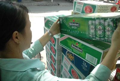 Hàng Tết đang bị đẩy giá - 1