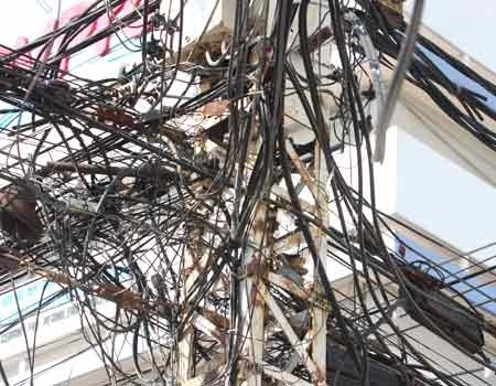 EVN kiên quyết không giảm giá thuê cột điện - 1