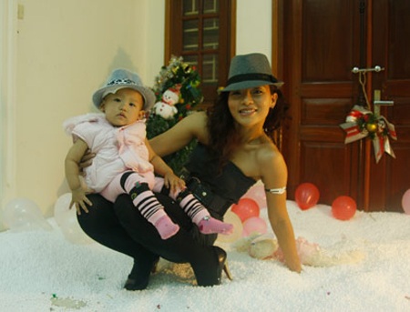 Thái Thùy Linh đã có con gần 1 tuổi! - 2 Thái Thùy Linh đã có con gần 1 tuổi! - 2