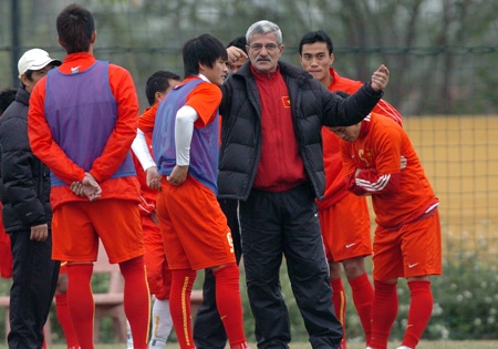 Không dễ cho ông Calisto đến T&T Hà Nội - 1 Không dễ cho ông Calisto đến T&T Hà Nội - 1