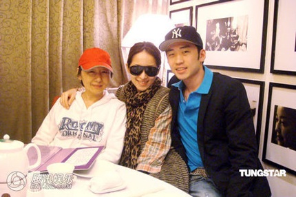 Tiêu Á Hiên suy sụp trong lễ tang mẹ - 17