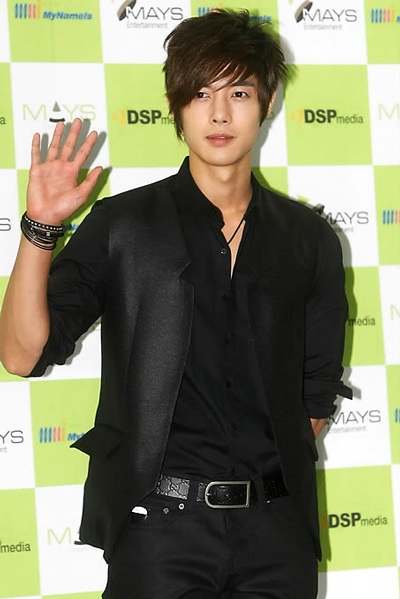 Kim Hyun Joong đã chán làm anh chàng xinh trai - 1 Kim Hyun Joong đã chán làm anh chàng xinh trai - 1