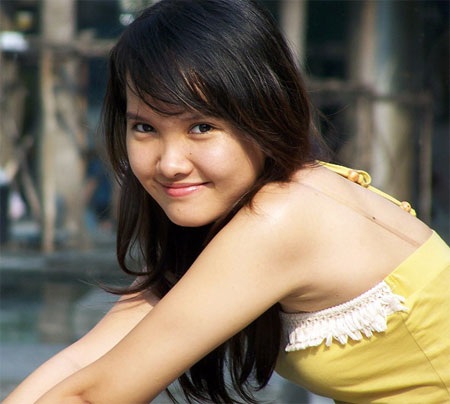 “Phía sau một cô gái…” - 2