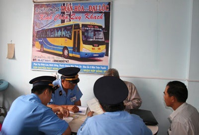 Đình chỉ doanh nghiệp “phá giá” vé xe Tết - 1 Đình chỉ doanh nghiệp “phá giá” vé xe Tết - 1