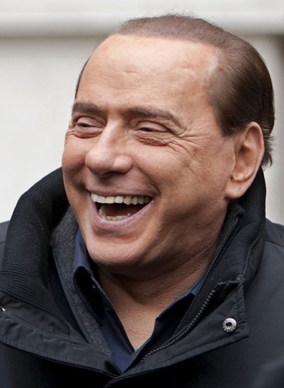 Thủ tướng Berlusconi rạng ngời trở lại sau vụ tấn công - 5 Thủ tướng Berlusconi rạng ngời trở lại sau vụ tấn công - 5