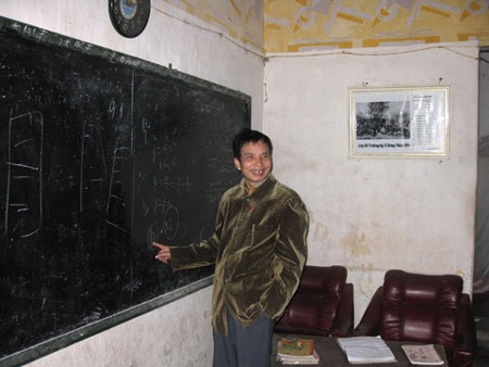 “Thầy giáo nông dân” mở lớp luyện thi đại học - 1 “Thầy giáo nông dân” mở lớp luyện thi đại học - 1