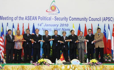 Kết thúc Hội nghị hẹp ngoại trưởng ASEAN: Tăng cường kết nối - 1 Kết thúc Hội nghị hẹp ngoại trưởng ASEAN: Tăng cường kết nối - 1