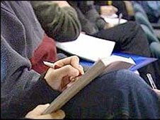 Sinh viên Anh chỉ dành 10 phút chú ý bài giảng - 1 Sinh viên Anh chỉ dành 10 phút chú ý bài giảng - 1