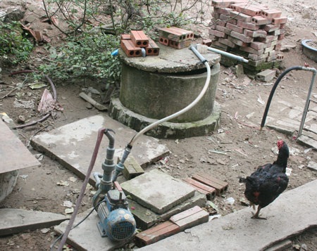 Sống cạnh trạm nước vẫn phải... nhịn nước - 2