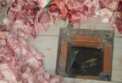 Thêm một “lò” mỡ bẩn bị phát hiện - 1 Thêm một “lò” mỡ bẩn bị phát hiện - 1