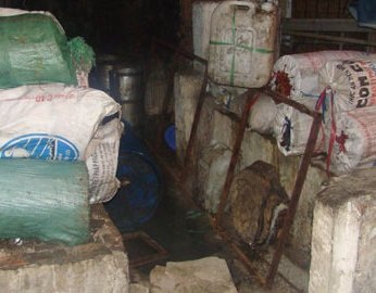 Thêm một “lò” mỡ bẩn bị phát hiện - 2 Thêm một “lò” mỡ bẩn bị phát hiện - 2