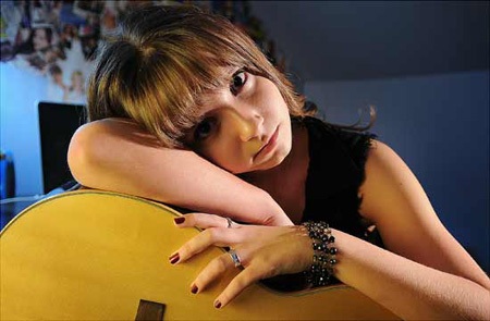 Cô bạn 16 tuổi nhận giải thưởng Nhạc sĩ trẻ - 1 Cô bạn 16 tuổi nhận giải thưởng Nhạc sĩ trẻ - 1