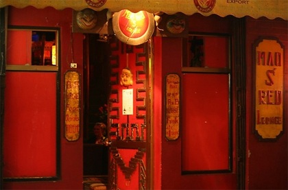Chuyện "tế nhị" ở một quán bar Hà Nội - 1 Chuyện "tế nhị" ở một quán bar Hà Nội - 1