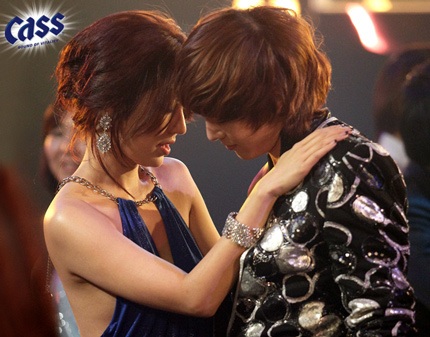 Yoon Eun Hye “nude” bán thân trong quảng cáo mới - 10