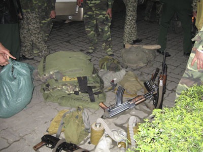 Bắt đối tượng dùng súng AK khống chế con tin sau 11 giờ nghẹt thở - 3