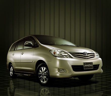 Toyota giới thiệu Innova phiên bản mới - 2 Toyota giới thiệu Innova phiên bản mới - 2
