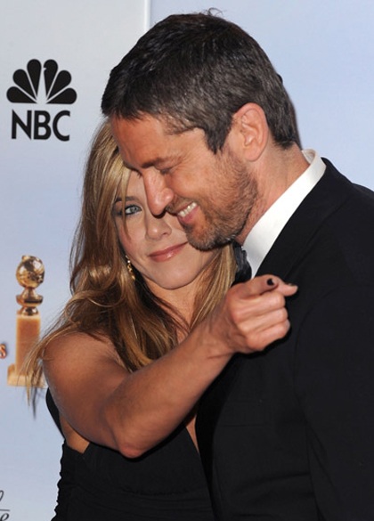 Jennifer Aniston khoe chân siêu đẹp tại lễ trao giải Quả Cầu Vàng - 4 Jennifer Aniston khoe chân siêu đẹp tại lễ trao giải Quả Cầu Vàng - 4