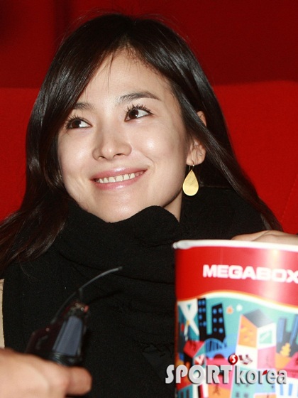 Song Hye Kyo cười “ngọt” nhất xứ Hàn - 7 Song Hye Kyo cười “ngọt” nhất xứ Hàn - 7