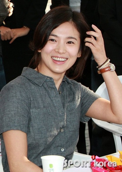 Song Hye Kyo cười “ngọt” nhất xứ Hàn - 10 Song Hye Kyo cười “ngọt” nhất xứ Hàn - 10