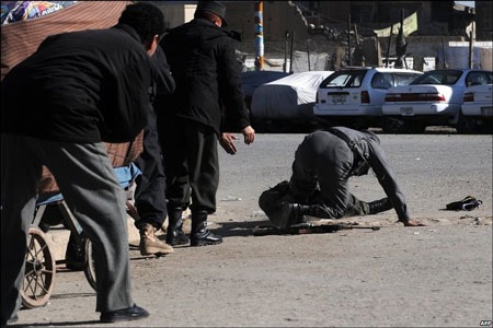 Taliban “tổng tấn công” vào thủ đô Afghanistan - 3 Taliban “tổng tấn công” vào thủ đô Afghanistan - 3