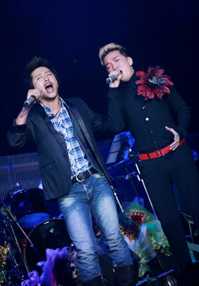 Tuấn Hưng “tình tứ” với… Mr Đàm - 2