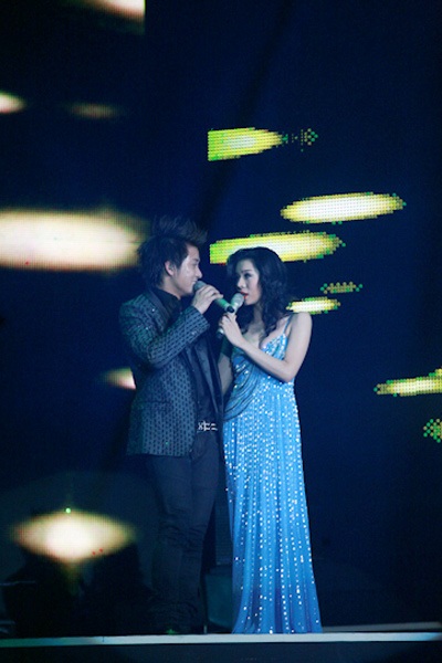 Tuấn Hưng “tình tứ” với… Mr Đàm - 11