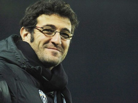 Giữ HLV Ferrara ở lại, Juve sa thải giám đốc Secco? - 1 Giữ HLV Ferrara ở lại, Juve sa thải giám đốc Secco? - 1