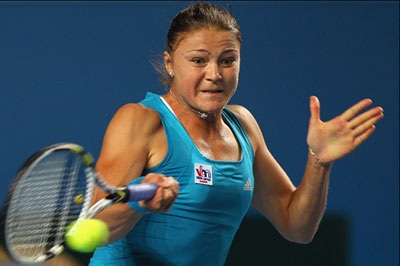 Sharapova bị loại ở ngày khai mạc - 3 Sharapova bị loại ở ngày khai mạc - 3