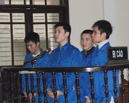 56 năm tù cho 4 thanh niên vô cớ giết người  - 1
