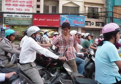 Tắc đường không phải vì…  đường tắc   - 2