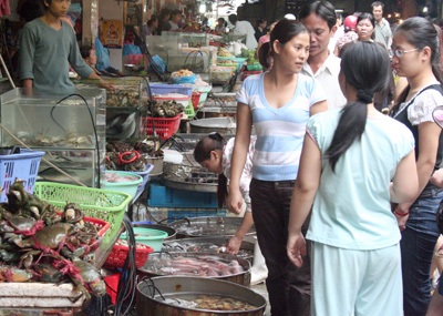 Quyết “mạnh tay” với vi phạm về an toàn thực phẩm - 2 Quyết “mạnh tay” với vi phạm về an toàn thực phẩm - 2