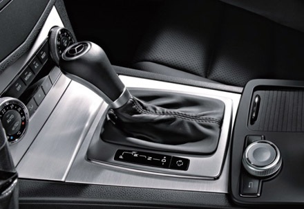 Mercedes Việt Nam ra mắt C300 phiên bản 2010 - 7 Mercedes Việt Nam ra mắt C300 phiên bản 2010 - 7