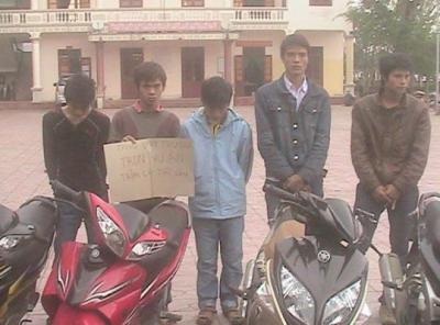 2 ngày, bắt gần 20 đối tượng cờ bạc, trộm cắp - 1