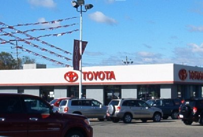 Toyota thu hồi 2,3 triệu xe sửa lỗi dính chân ga - 1 Toyota thu hồi 2,3 triệu xe sửa lỗi dính chân ga - 1