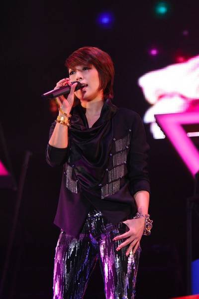 BoA tin tưởng vào thành công của album mới - 4