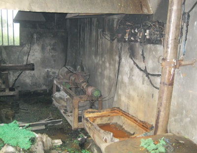 Nghi án dùng xăng đốt xưởng nhựa - 1