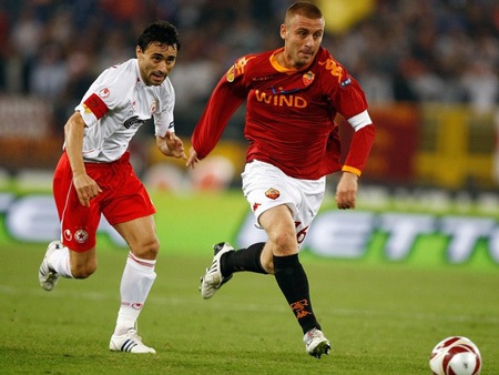 Roma cự tuyệt đề nghị mua De Rossi của Real - 1 Roma cự tuyệt đề nghị mua De Rossi của Real - 1